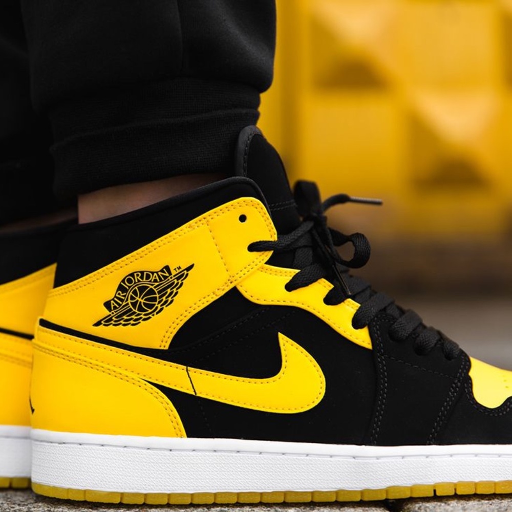 Jordan 1 Retro Mid New Love 2017